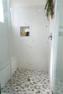 The Margarita House - Modern 2BR Near Downtown - 9
