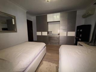 Ultra-Luxury 3BR Apartment in Rehab City New Cairo - 1