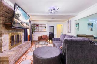Hot tub, Game and Movie Room ,15 Min to IAH Airport - 4