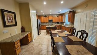 Spacious 5-bedrm home 3 min from Cardinals Stadium - 4