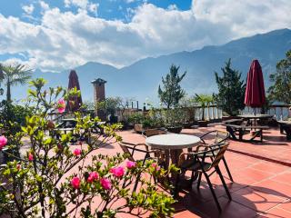 Cat Cat View Hotel - 8