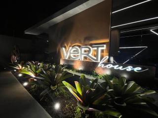 Flat Vert House - 9