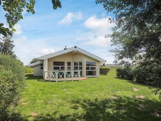 4 star holiday home in FRIEDRICHKOOG - 5