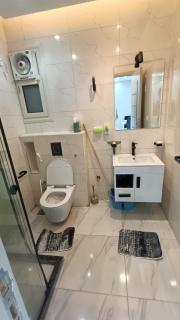 شقه فندقيه مفروشه في كمباوند وان قطاميه المعادي - 1