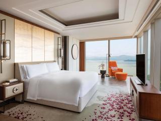 Raffles Shenzhen, Situated in the heart of One Shenzhen Bay, Book Now to Enjoy Free Minibar and Happy Hour Privileges at Long Bar on 71F - 4
