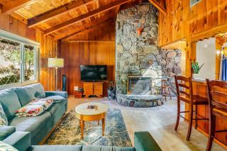 Peaceful Creekside Cabin Walkable to Town - 0
