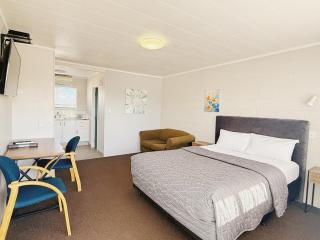 Continental Motel - 9