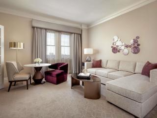 Fairmont Hotel Macdonald - 2
