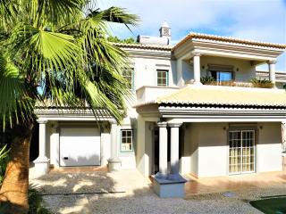 Exceptional villa with swimming pool - 0