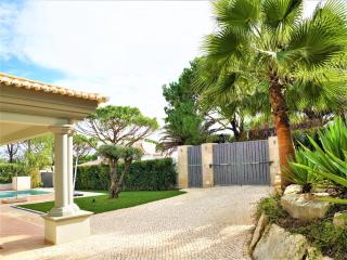 Exceptional villa with swimming pool - 4