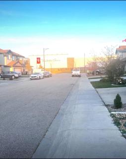 Beautiful Stay Air condition at Ellerslie Edmonton - 9