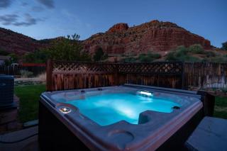 Family Home in Kanab w private Hot Tub Near Zion - 2
