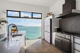 Oceanview Oasis - Home & Apartment - 1