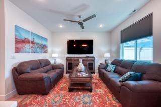 Spacious Townhome Hot Tub Near Zion & Stargazing - 8