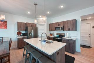 Spacious Townhome Hot Tub Near Zion & Stargazing - 7