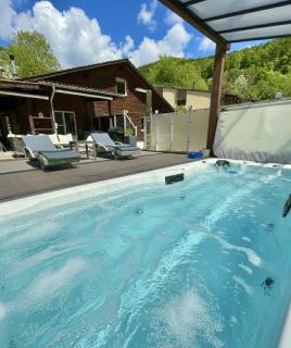 Swiss Escape, Chalet with Private Spa & Easy Train Access - 0