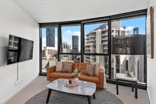 Stunning 2BR - Tallest Building in CBD plus Pool, Gym - 1