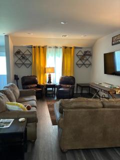 Your Honey Bee! Beautiful 2k sf! - 5