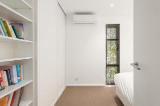 Home 3-Bed House with Rooftop Terrace - 5