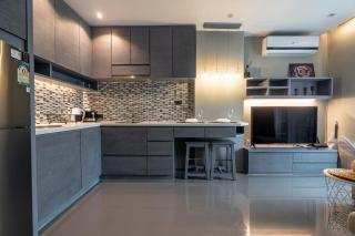 Luxury 1BR Condo – Pool Mountain Views D508 - 3