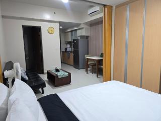 Modern BGC One Uptown 1BR near Grand Hyatt Uptown Mitsukoshi Malls and St Lukes Medical Center - 4