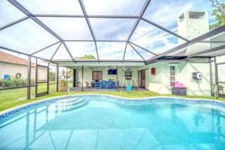 Kids- Friendly Stay in Cape! Heated Pool- Tesla charger & SPA - 7