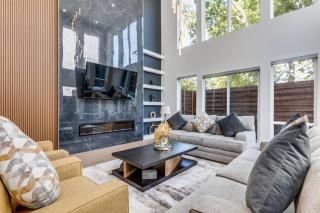 Luxurious Newly Built 5BR 5BA | Rooftop W/ Grill - 3