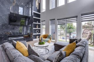 Luxury Newly Built 4 BR 4 Bath Home w/ Rooftop and Grill! - 7