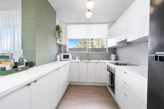 Beachfront Bliss 2BR Broadbeach - 2