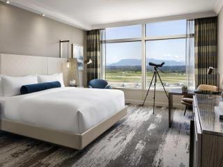Fairmont Vancouver Airport In-Terminal Hotel - 2