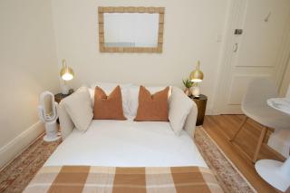 The Crown, Five Surry Hills - 7