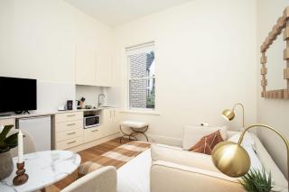 The Crown, Five Surry Hills - 4