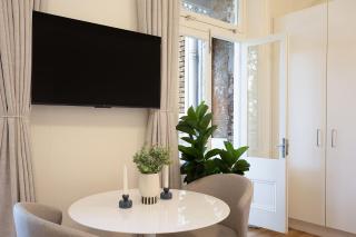 The Crown, Three Surry Hills - 9