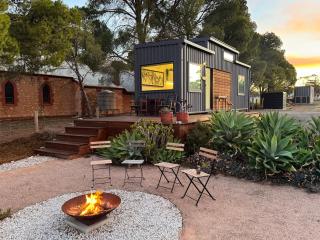 Pink Lake Tiny House - 'Peony' - 0