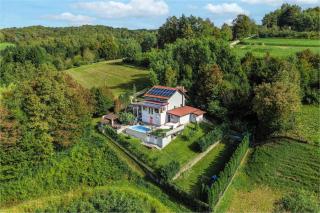 Riverside House with Pool and Hot Tub - Happy Rentals - 6