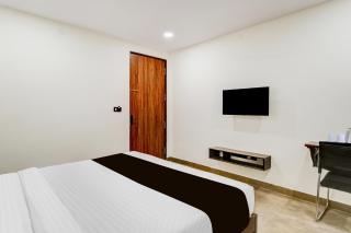Super Townhouse OAK Owaisi Hospital Mailardevpally Formerly Tolkanti Arc - 9