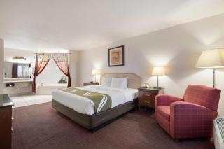 Quality Inn & Suites Lake Havasu City - 4
