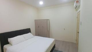Spacious Minimalist Home - 6