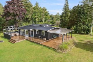 Renovated Holiday Home Near Water And Nature - 0