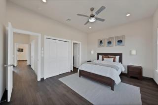 Luxury 2BR Getaway Near Stadiums and Texas Live - 9
