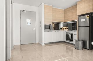 Lovely beachfront 2b apt in the heart of surfers - 2