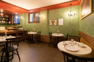 Walled off Hotel Paris - 1