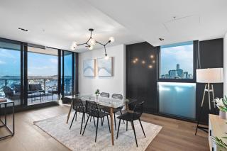 Luxe Sub-Penthouse with Rooftop Pool and 2 Car Parks - 5