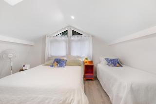 Shellies Twin Beach Houses - 1