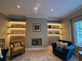 Elegantly Renovated 2BR w Balcony in Notting Hill - 3