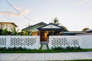 Renovated Family Beach House, Walk to Sand - 0