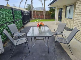 Papamoa Waves - Seaside Getaway - 5