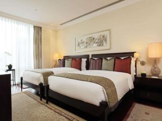Raffles Makati - 5