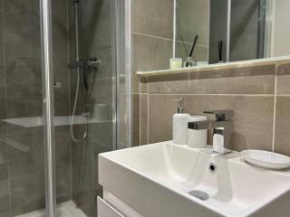 Modern 1 Bedroom Apartment in Brighton with Wi-Fi - 2