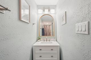 Chic Studio Cottage - Walk to Siesta Key Beach! - 1